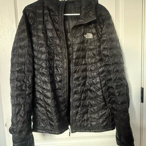 The North Face Black Puffer Jacket Sleek Insulated Design
